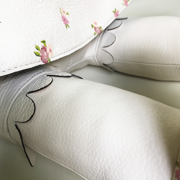 COACH x Disney Minnie Mouse Floral Ivory Doll - Picture 5 of 8